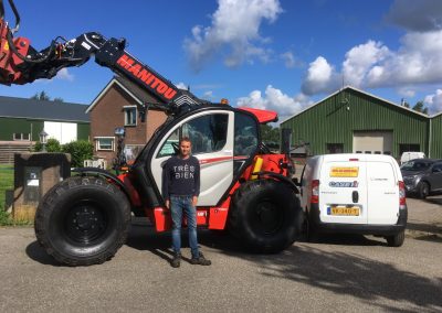 Weer aantal nieuwe Manitou NewAg verreikers afgeleverd (1)