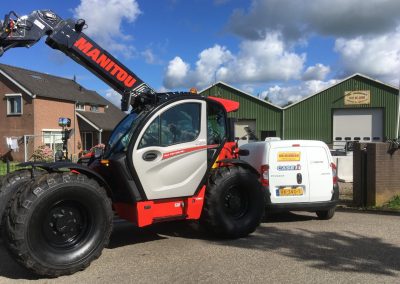 Weer aantal nieuwe Manitou NewAg verreikers afgeleverd (2)