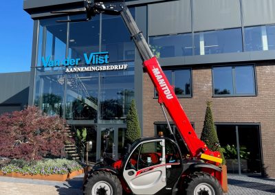 Nieuwe compacte Manitou afgeleverd bij Van der Vlist