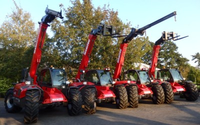 Voorraad aangevuld met verschillende Manitou verreikers