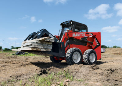 application_skid_steer_loaders_1650_r_manitou_011